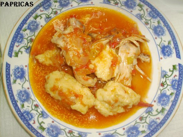 Papricas carne pui, galusti